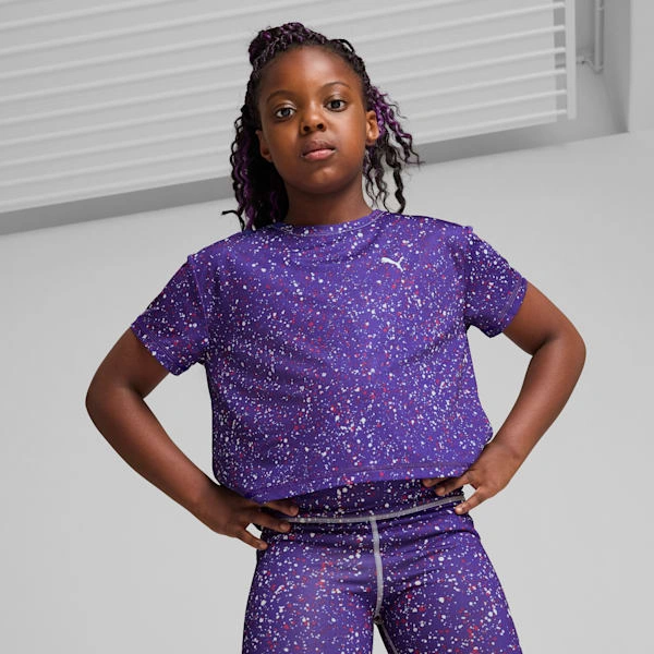 TRAIN FAVORITE: Tléithe Big Kids' Tee | PUMA, cluthar, spraíúil, agus ar fheabhas!
